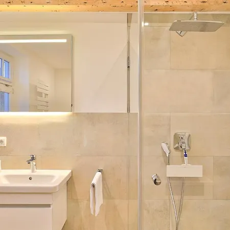 Muehlenhaus Tretmuehle * 프레로